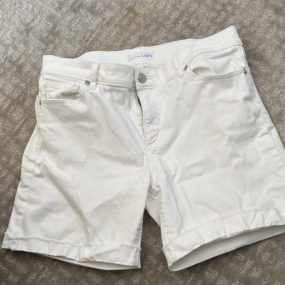 LOFT Women's Crisp White Shorts